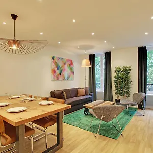 pick-a-flat-champs-elysees-percier-apartment.fr-paris.fr/